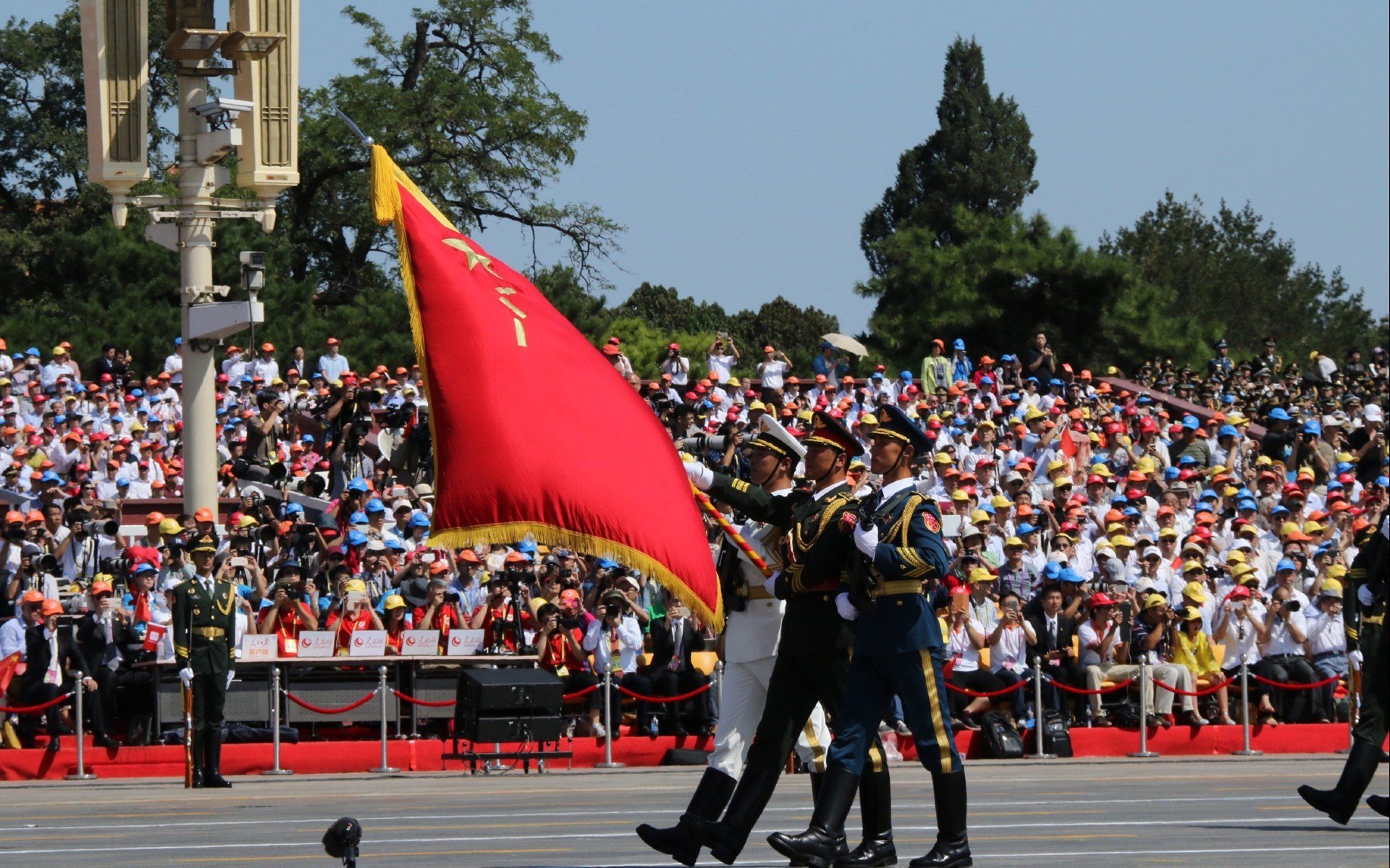 南非女将200米蝶泳刷新全国纪录，女子200米蝶泳决赛颁奖