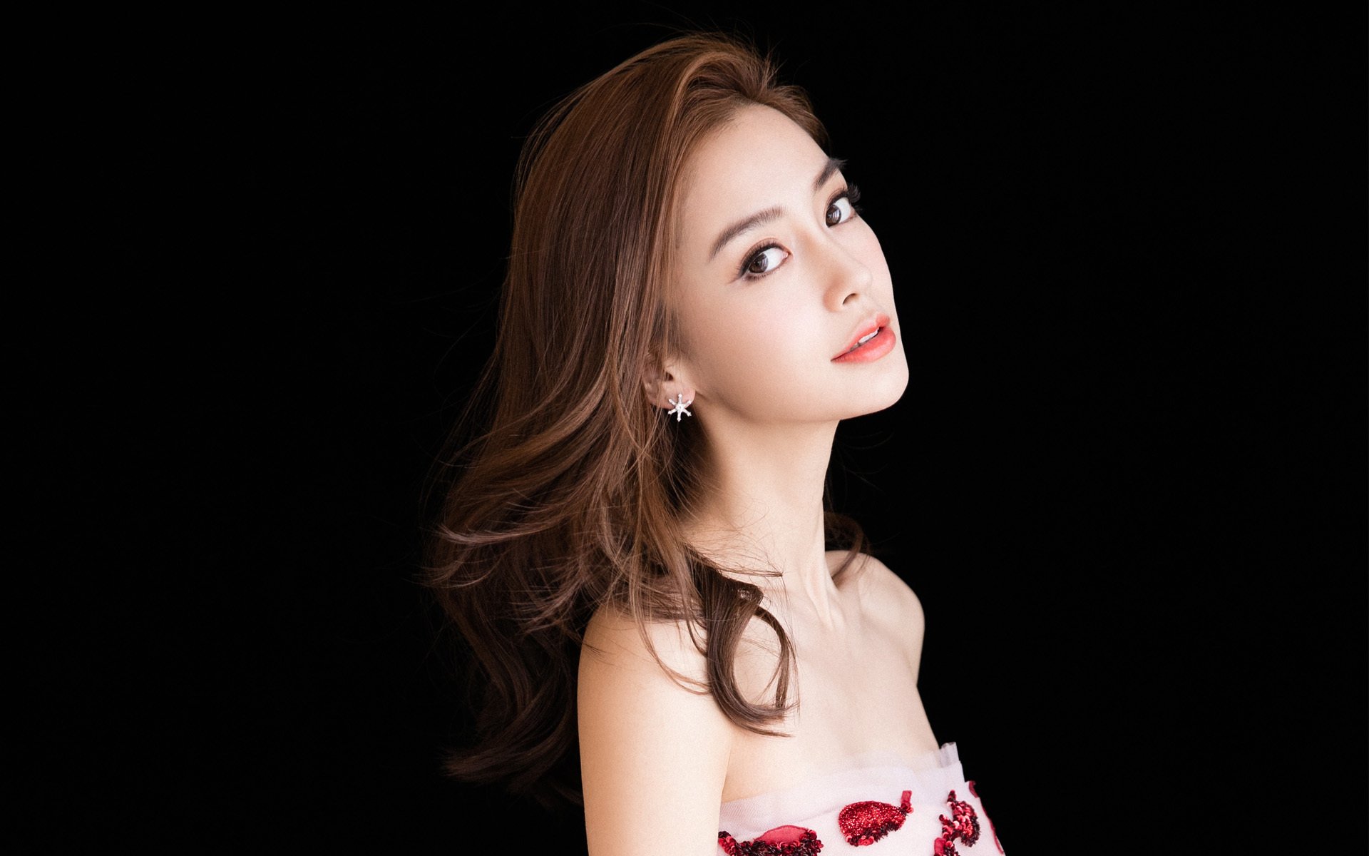 篮球训练课程加入柔韧与协调专项提升综合运动能力，篮球协调能力训练方法