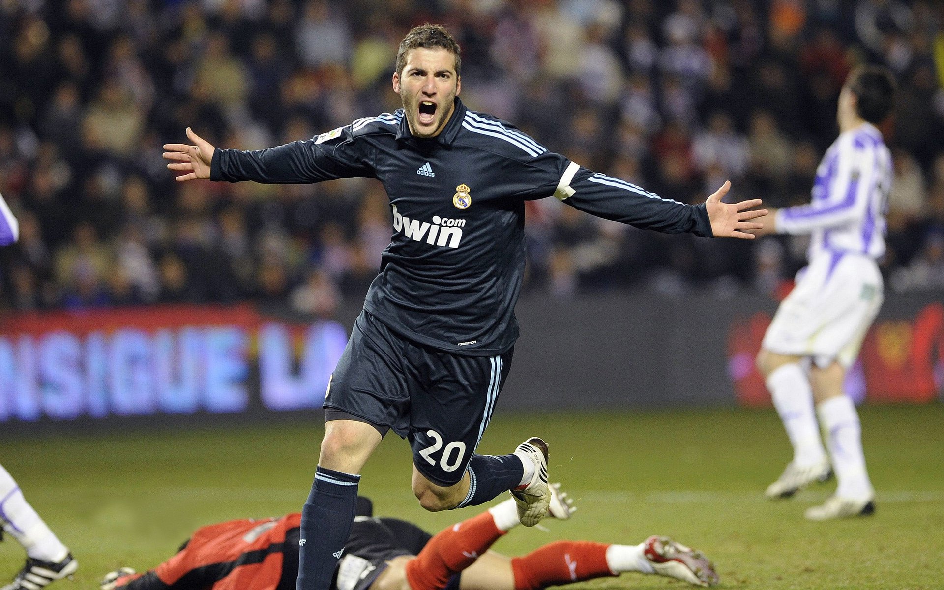 APEX英雄 战队教练策略调整奏效，apext1战队