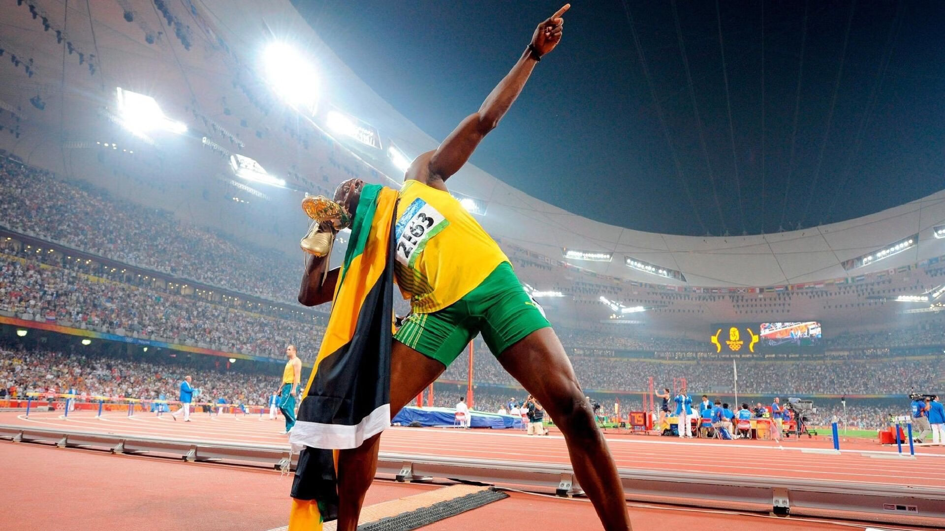 中国足球产业创造力不断激发，加入国际合作新步伐，中国足球事业发展